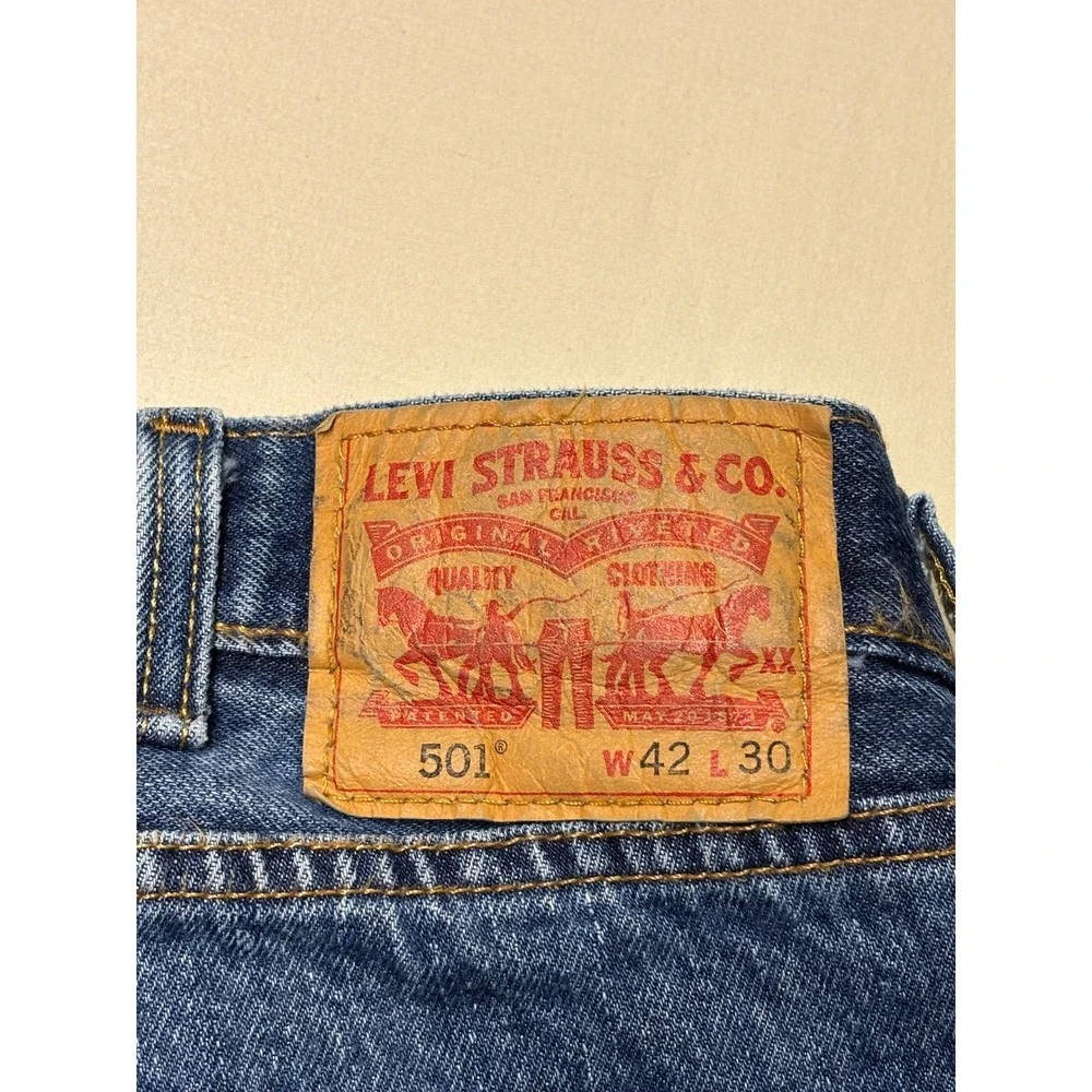 Levis 501 Original Fit Blue Jeans Mens W42 L30 Button Fly Medium Wash Denim